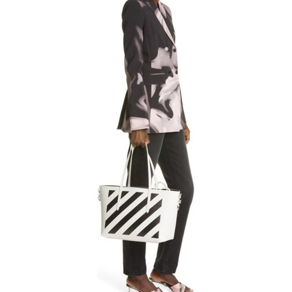 New OFF-WHITE Diagonal Stripe Shopper - Picture 1 of 11